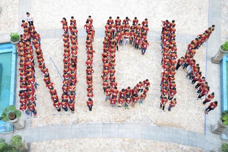 Bạn trẻ Việt Nam mong đợi biểu tượng hy vọng Nick Vujicic - 7 Cùng nhau tạo nên tên chàng trai kỳ diệu này.