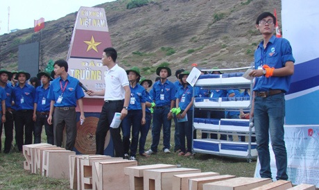 Những ý tưởng, mô hình “độc” về biển đảo Việt Nam của SV - 9 Sinh viên TPHCM dựng mô hình cột mốc khẳng định chủ quyền biển đảo ở Trường Sa