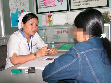 Rất nhiều bạn trẻ chọn phòng khám sản khoa tư để giải quyết hậu quả của yêu quá đà.