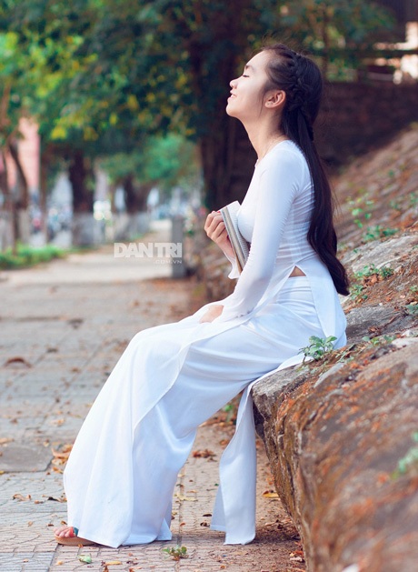 Miss Teen Ngọc Trâm má lúm duyên dáng đón nắng hạ - 6 Hoàng Dung
