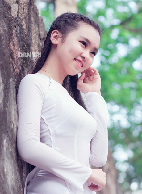 Miss Teen Ngọc Trâm má lúm duyên dáng đón nắng hạ - 7 Hoàng Dung