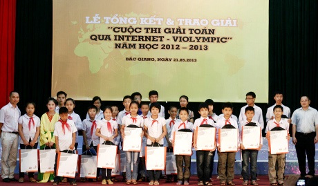 Miền Bắc bội thu giải vàng cuộc thi Giải toán qua Internet toàn quốc - 2 Ngoài 6 giải Vàng, BTC cũng trao phần thưởng cho đại diện top 40 học sinh dẫn đầu cuộc thi