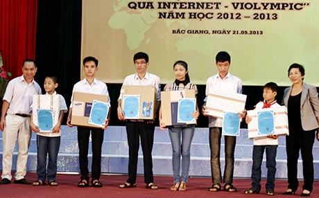 Miền Bắc bội thu giải vàng cuộc thi Giải toán qua Internet toàn quốc - 1 Miền Bắc bội thu giải vàng cuộc thi Giải toán qua Internet toàn quốc
