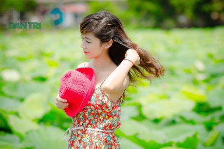 Lựa chọn trang phục nào để tỏa sáng bên hoa sen? - 8 Lựa chọn trang phục nào để tỏa sáng bên hoa sen?