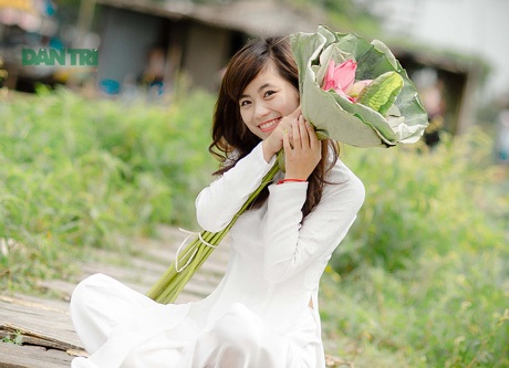 Lựa chọn trang phục nào để tỏa sáng bên hoa sen? - 7 Lựa chọn trang phục nào để tỏa sáng bên hoa sen?