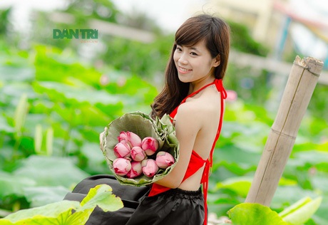 Lựa chọn trang phục nào để tỏa sáng bên hoa sen? - 3 Lựa chọn trang phục nào để tỏa sáng bên hoa sen?