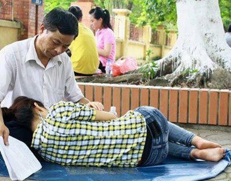 Những tấm ảnh về tình cha con gây xúc động cư dân mạng - 1 Những tấm ảnh về tình cha con gây xúc động cư dân mạng