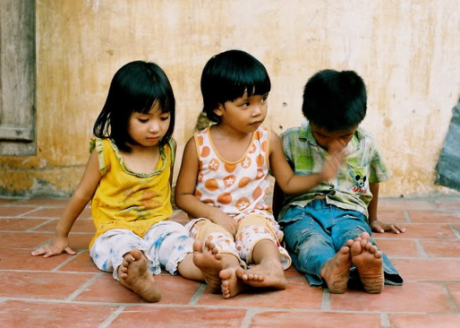 Những trò chơi dân gian thấm sâu trong ký ức tuổi thơ - 6 Những trò chơi dân gian thấm sâu trong ký ức tuổi thơ