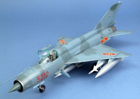 Không quân hải quân tác chiến trên biển thế nào? - 9 MiG 21 - Máy bay tiêm kích huyền thoại của Không quân Việt Nam.