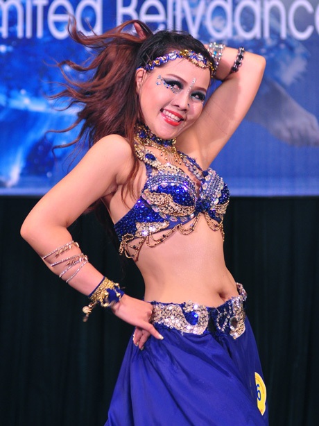 Nữ sinh Marie Curie giành giải Bạc bellydance quốc tế - 5 VĐV Hannah Jefferys đến từ Mỹ