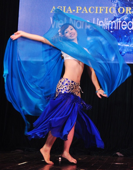 Nữ sinh Marie Curie giành giải Bạc bellydance quốc tế - 10 Chàng trai duy nhất tại giải Đặng Cao Hiếu gây ấn tượng mạnh với thành viên giám khảo quốc tế.