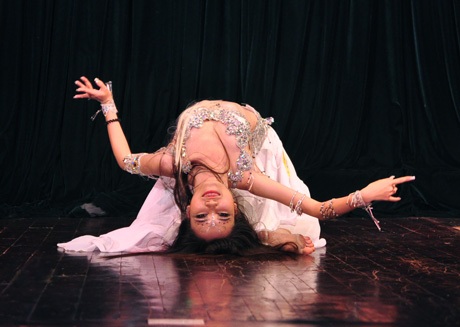 Nữ sinh Marie Curie giành giải Bạc bellydance quốc tế - 12 Chàng trai duy nhất tại giải Đặng Cao Hiếu gây ấn tượng mạnh với thành viên giám khảo quốc tế.