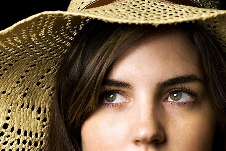 Chiêm ngưỡng 10 đôi mắt hút hồn của bạn trẻ “vô danh” - 10 Ánh mắt đầy mơ màng và dễ thương của Miguel.