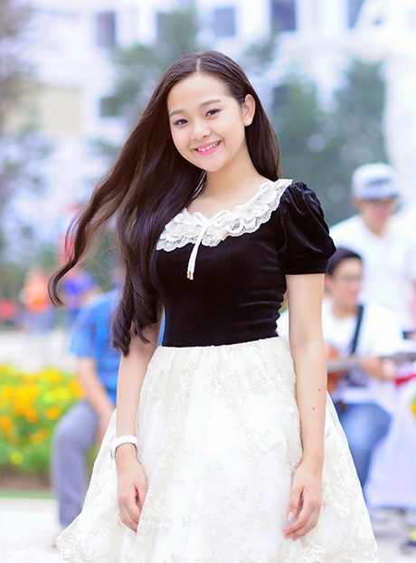 Tam Triều Dâng khoe vẻ đẹp trăng rằm tại Thủ đô - 12 Hình ảnh của Tam Triều Dâng hiện nay đang rất được nhiều khán giả yêu chuộng