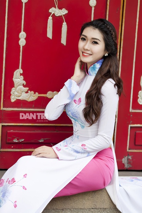 Ngắm nữ sinh Hàng không đáng yêu trong tà áo dài thướt tha - 7 Hoàng Dung