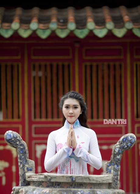 Ngắm nữ sinh Hàng không đáng yêu trong tà áo dài thướt tha - 9 Hoàng Dung