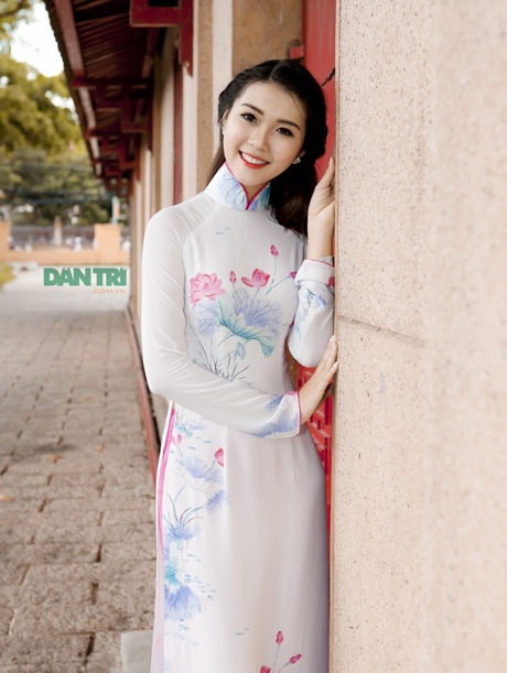 Ngắm nữ sinh Hàng không đáng yêu trong tà áo dài thướt tha - 10 Hoàng Dung