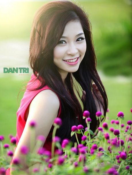 Ngắm nữ sinh Kinh tế xinh tươi, căng tràn sức sống - 7 Hoàng Dung