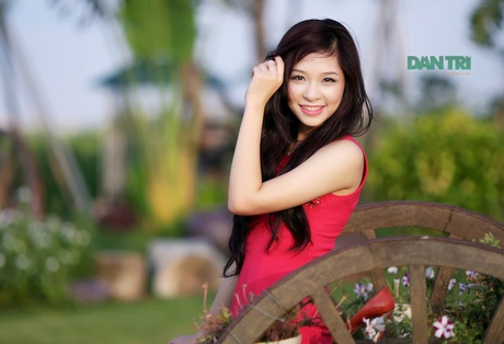 Ngắm nữ sinh Kinh tế xinh tươi, căng tràn sức sống - 13 Hoàng Dung