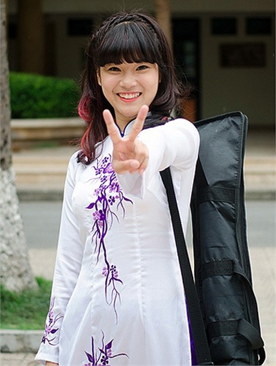 Chibi Hoàng Yến mặc áo dài, đánh đàn thi đại học - 16 Tự tin sẽ đỗ vào ĐH Văn hóa Hà Nội