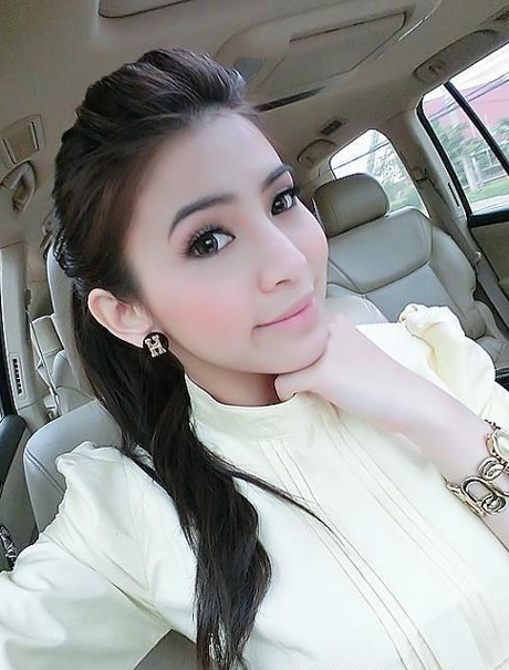 “Hotgirl” Lào xinh đẹp sở hữu hai bằng đại học - 7 Vũ Phong