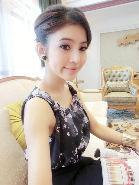 “Hotgirl” Lào xinh đẹp sở hữu hai bằng đại học - 9 Vũ Phong