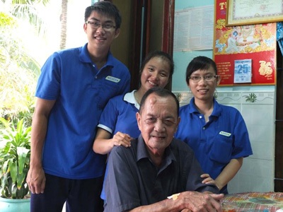 Ngôi nhà kết nối vạn niềm vui - 3 Đối với cụ Thượng tại xã An Thới, Mỏ Cày đây là một gia đình mới