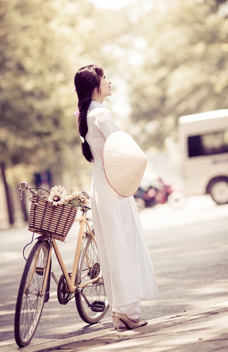 Thiếu nữ xứ Thanh khoe vẻ yêu kiều với tà áo dài dân tộc - 2 Mai Châm