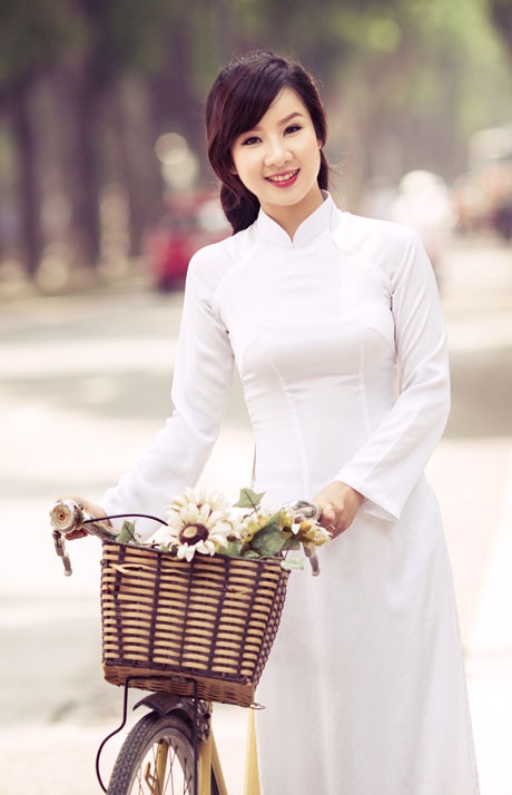 Thiếu nữ xứ Thanh khoe vẻ yêu kiều với tà áo dài dân tộc - 4 Mai Châm