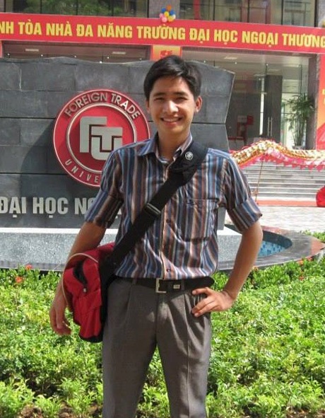 “Ông chủ” tuổi 24 khởi nghiệp từ 1 triệu đồng - 1 Ông chủ Nguyễn Văn Hiệp khởi nghiệp từ chính điểm yếu tiếng Anh của mình.