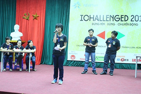 Vô địch cuộc thi hùng biện nhờ tin vào đam mê - 1 Vô địch cuộc thi hùng biện nhờ tin vào đam mê