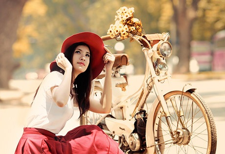 Nữ sinh cao 1,72m lãng mạn giữa trời thu Hà Nội - 1 Nữ sinh cao 1,72m lãng mạn giữa trời thu Hà Nội