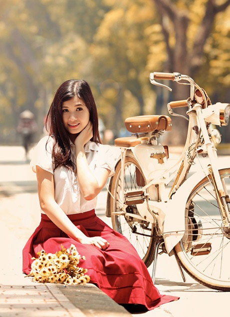 Nữ sinh cao 1,72m lãng mạn giữa trời thu Hà Nội - 9 Mai Châm