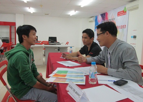 Sinh viên ra trường và hành trình “rải hồ sơ” xin việc - 1 Sinh viên ra trường và hành trình “rải hồ sơ” xin việc