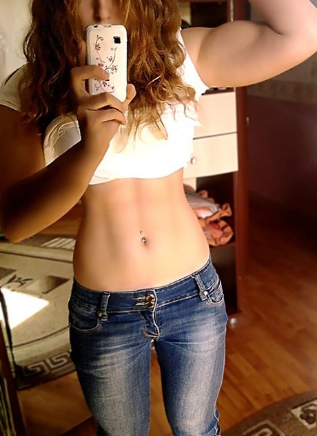 Thậm chí bắp tay của cô hoàn toàn có thể so đọ với chàng trai tập luyện cùng lứa tuổi!