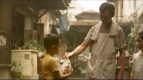 Clip về tình người khiến dân mạng cảm động - 7 vì những gì anh đã từng nhận được từ người chủ quán thủa ấu thơ.