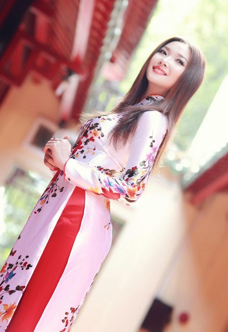 Nữ sinh 9X Nhạc viện khoe dáng với áo dài - 1 Hoàng Dung
