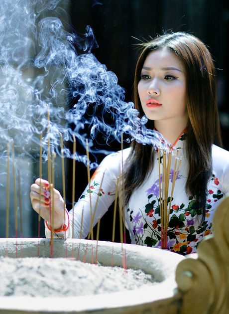 Nữ sinh 9X Nhạc viện khoe dáng với áo dài - 2 Hoàng Dung
