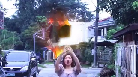 Sốt clip cảnh báo giới trẻ "nghiện" mạng xã hội - 4 Tại hiện trường một vụ cháy