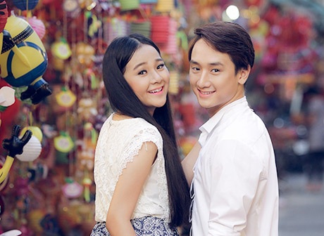 Tam Triều Dâng rủ bạn diễn đẹp trai khám phá phố Trung thu - 2 Tam Triều Dâng rủ bạn diễn đẹp trai khám phá phố Trung thu