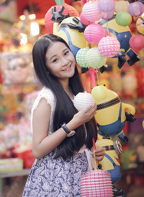 Tam Triều Dâng rủ bạn diễn đẹp trai khám phá phố Trung thu - 8 Dâng và Huy là đôi bạn ăn ý