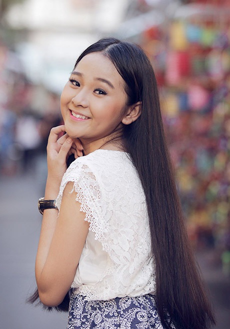 Tam Triều Dâng rủ bạn diễn đẹp trai khám phá phố Trung thu - 11 Mai Châm