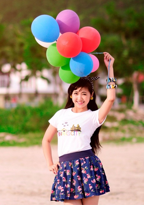 “Hot girl” tiết lộ kỳ nghỉ Hè bận rộn, lý thú - 6 Ngay sau khi kết thúc kỳ thi cấp 3, cô gái tài năng của Đà Nẵng đã cùng chị
