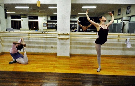 Để có được những động tác uyển chuyển, đẹp mắt