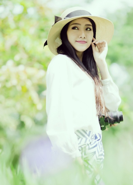 Nữ sinh Sài thành tinh khôi trong nắng thu - 8 Hoàng Dung