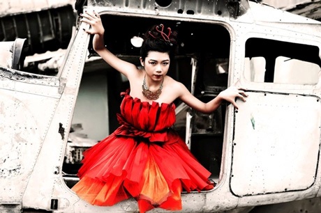 Chi “Mèo ú” - Cô nữ sinh trường Ams đa tài - 2 Một mẫu thiết kế trong bộ Lửa của Kim Chi.