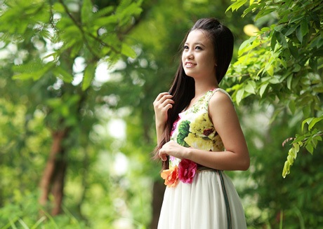 “Chị ong vàng” Thúy Quỳnh má lúm đáng yêu tuổi 16 - 10 Hoàng Dung