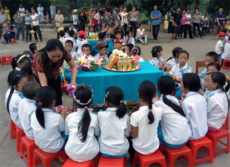 Vui “đêm hội trăng rằm, chị Hằng có thật” với các bệnh nhân Nhi - 8 Ngọc Tú - Nguyễn Duy