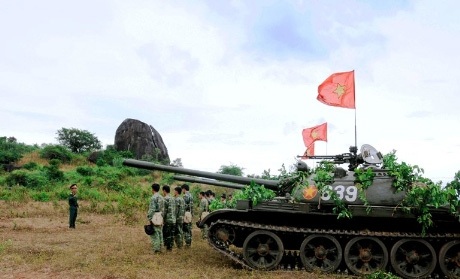Chiến sĩ trẻ “cưỡi” tăng, luyện súng - 2 Lữ đoàn được thành lập năm 1973 (có bí danh Đoàn Sơn Lâm), lập chiến công vang dộ