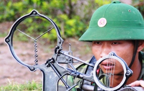 Chiến sĩ trẻ “cưỡi” tăng, luyện súng - 9 Tập trung cao độ.